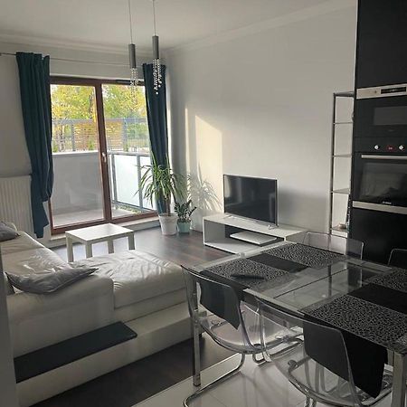 House4You Apartament Sakura Airport Chopin Варшава Екстериор снимка