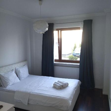 House4You Apartament Sakura Airport Chopin Варшава Екстериор снимка