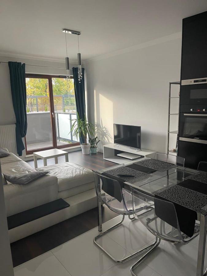 House4You Apartament Sakura Airport Chopin Варшава Екстериор снимка