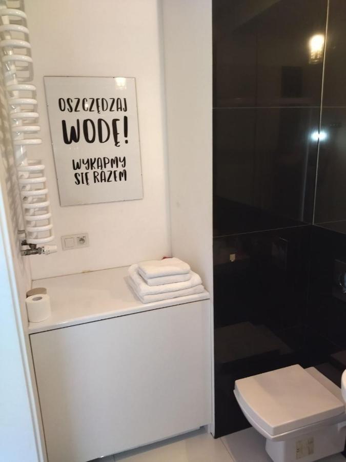 House4You Apartament Sakura Airport Chopin Варшава Екстериор снимка
